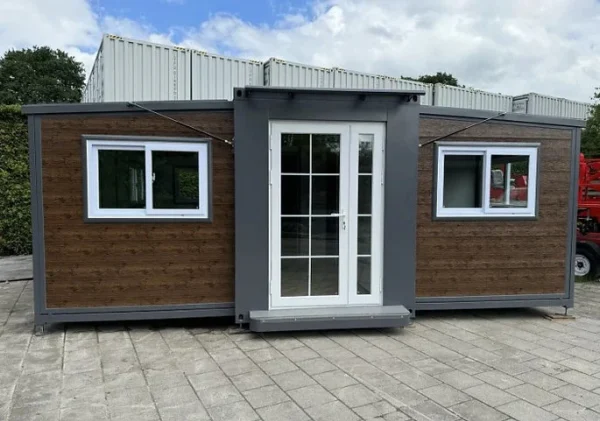 Tiny House mit zwei Schlafzimmern und Küche 2024